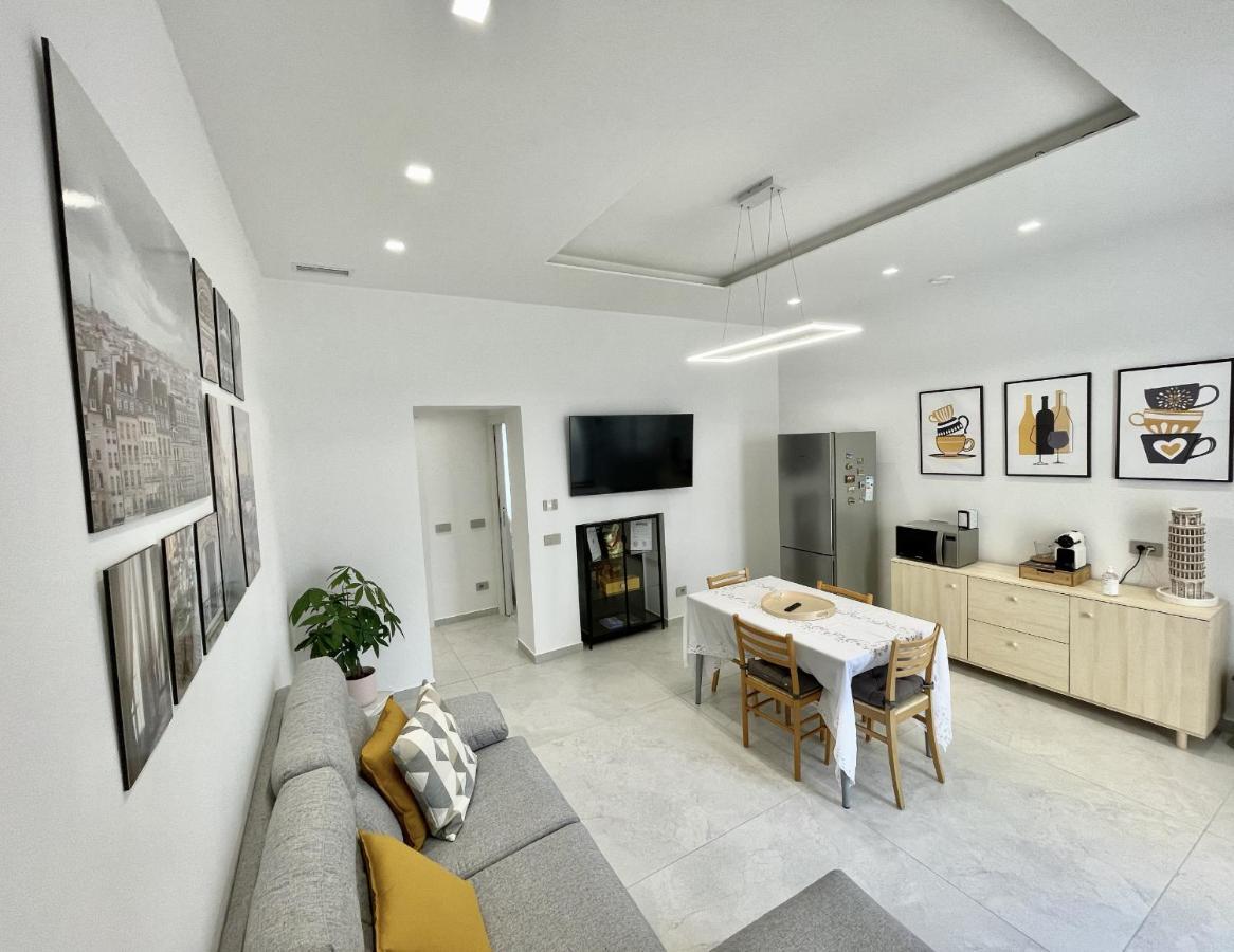 Varese Apartment Exterior photo