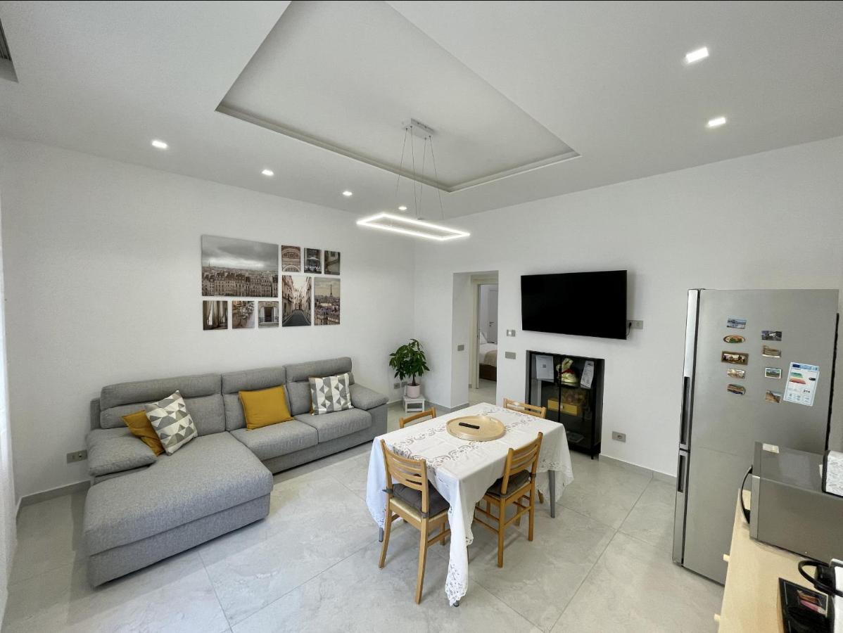 Varese Apartment Exterior photo